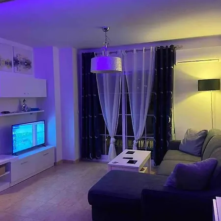 Edificio Mediterraneo Old Town * Εστεπόνα